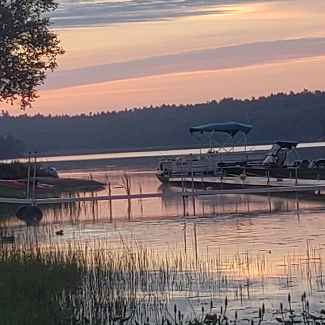 A morning sunrise at French River.